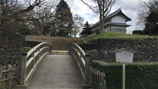 三十間長屋へ続く