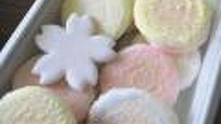 包装紙も美しい京都の老舗