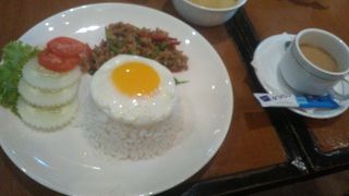 カフェ デ ヤンゴン