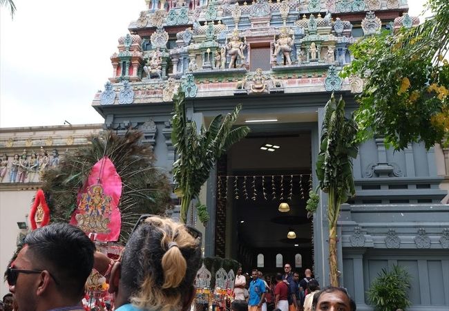 普段は静かなヒンズー教寺院。タイプ―サムの祭礼の日には大賑わいになります。