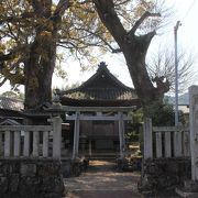 赤坂宿の入り口にある小さな神社