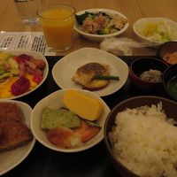 朝食はバイキング