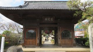 山門・仁王門が立派です