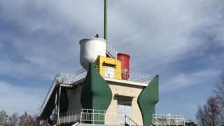 チューリップのタワーがあります。