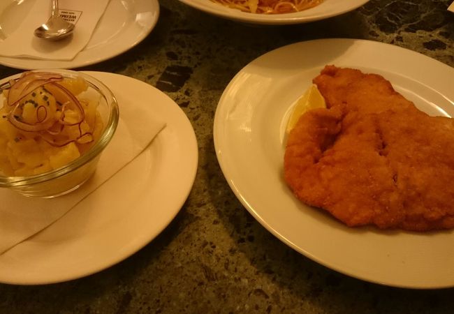 オペラ後に行きました