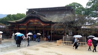 重要文化財に指定される本殿。