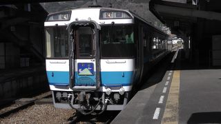 徳島県内を横につなぐ特急