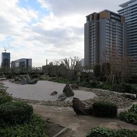 その外には枯山水をイメージしたお庭