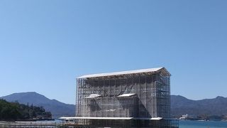 大鳥居は現在改修中