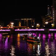 クラークキーのシンガポール川にかかる橋