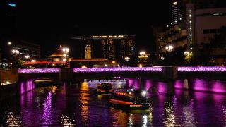 クラークキーのシンガポール川にかかる橋