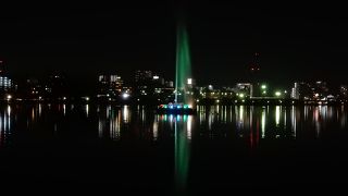 偕楽園の隣の湖