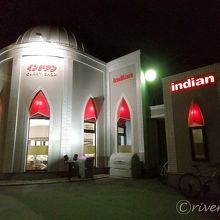 外観、通常は21時まで営業