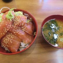 づけ丼とみそ汁