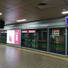 駅のホーム