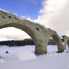冬のタウシュベツ橋梁！下から見上げられます！