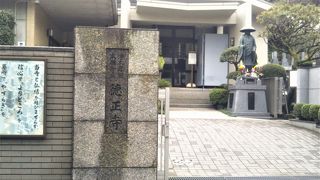 観光スポットでは…