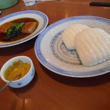 角煮まんじゅう、バラバラで来ます