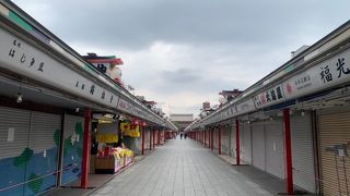 新型コロナウイルス感染拡大防止で非常事態宣言が出ている為、閑散としていました。