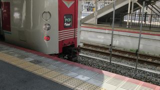 ローカル線の特急