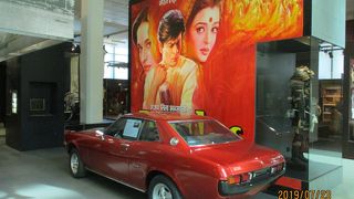 世界各地の文物を展示