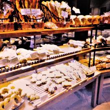 おいしそうなパンがいっぱいです！