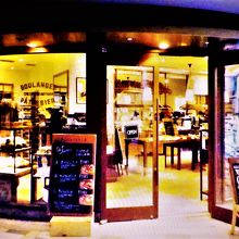 お店の外観です。素敵ですよネ！