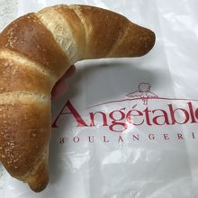 塩パンロール　￥129（税込）