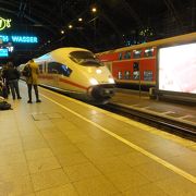 ごくたまにケルンとフランクフルト間、別方面の列車との併結あり。