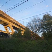 この高速線を本来は走行のはず。