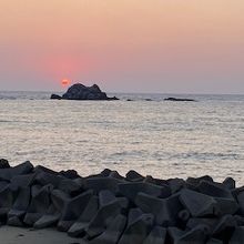 海岸線と夕日の様子です。