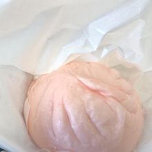 ピンクの肉まん