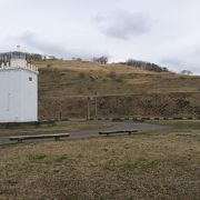襟裳岬灯台をモチーフにしたオブジェがあります。
