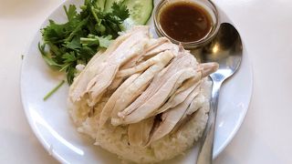 名前の通りカオマンガイがお勧めです。