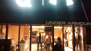 不定期にバーゲンをやっていてお得