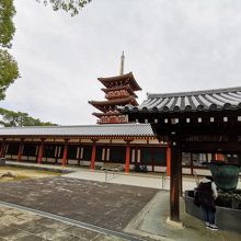 薬師寺 中門 