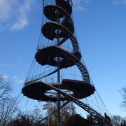 キレスベルグ公園にある高さ40m　348段の螺旋階段展望台