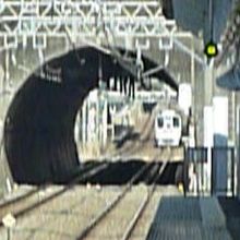 途中駅で撮影した対向列車です。