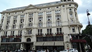 旧市街へ続くメインストリート