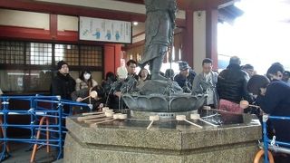 高村光雲作の龍神像がかっこいい