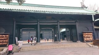 御茶ノ水にある孔子廟。目を見張る黒く大胆な門と大聖堂、色々な展示物等に感動。o(*ﾟ∀ﾟ*)o