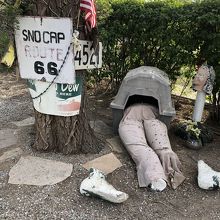 犬小屋に突っ込まれた死体があったり