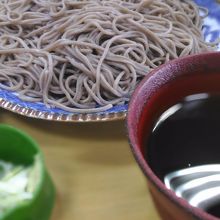 ２００ｇは余裕でありそうなお蕎麦。大盛ではなくこれがデフォ！