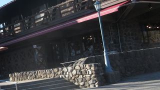 清泉寮の本館に