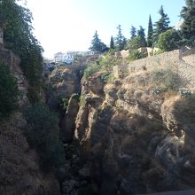 ビエホ橋付近から見たタホ渓谷