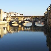 フィレンツェに流れるゆったりした川