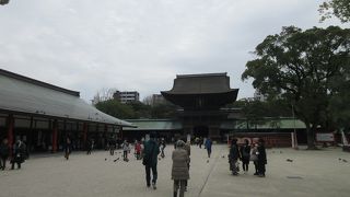 勝運の神様ということで、受験生と思しき若者が参拝している姿もちらほら見かけました。