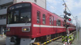 地上をゆっくり走行するような感じ