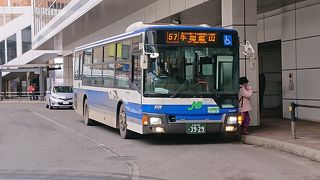 都会を走るJRバス