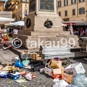 イタリアらしく地面とかにゴミが落ちていて汚いです。